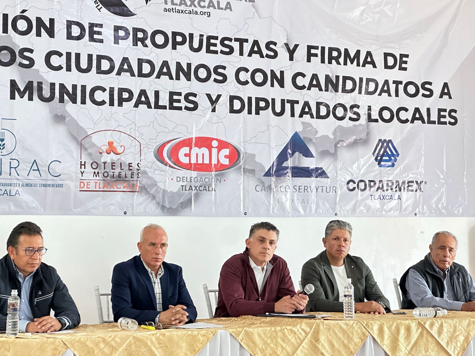 Signa Alfonso Sánchez García compromisos con sector empresarial de Tlaxcala
